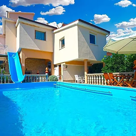 811 Hotel 3*