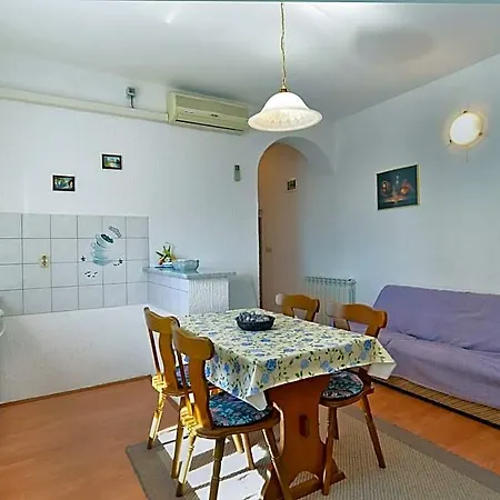 811 Ližnjan