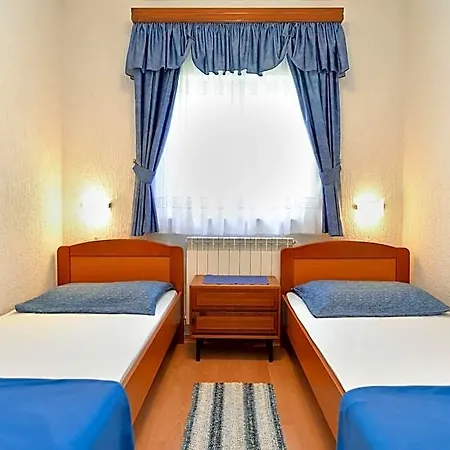 Hotel 811 Ližnjan